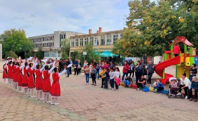 Заедно с традиции и съвременност  3